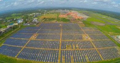 مطار يعتمد على الطاقة الشمسية