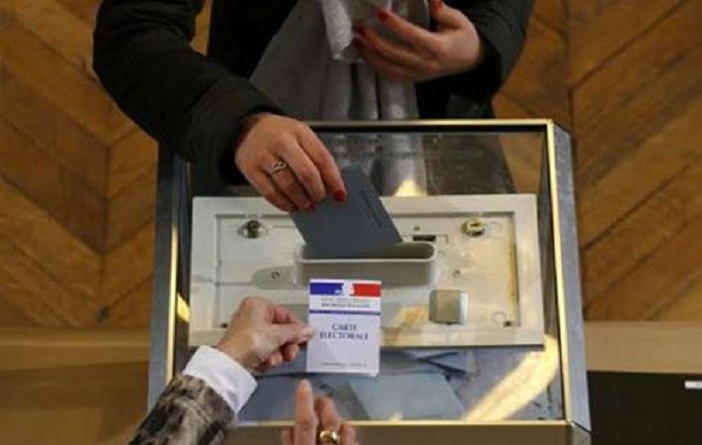 استطلاع: 78 % من الفرنسيين مستعدون لانتخاب مرشح رئاسي لا ينتمي لأي حزب سياسي