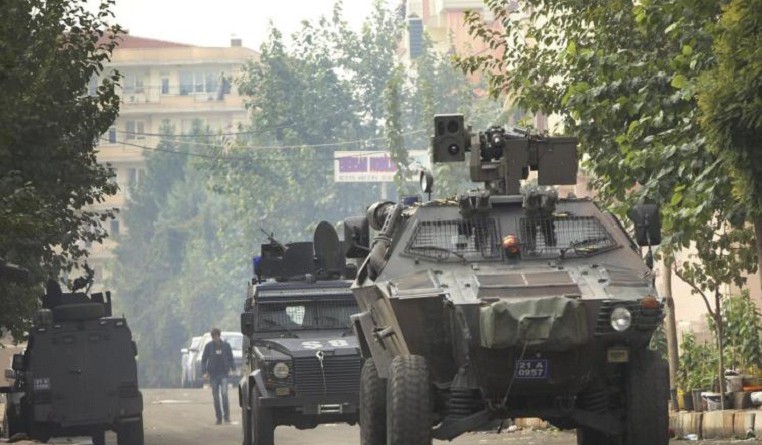 مقتل عشرات في اشتباكات بجنوب شرق تركيا