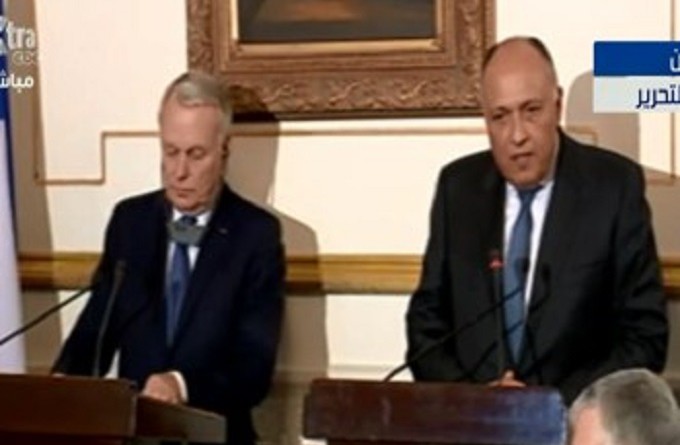 الوزير الفرنسي، في مؤتمر صحافي مع نظيره المصري