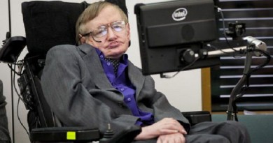 عالم الفيزياء ستيفن هوكينج