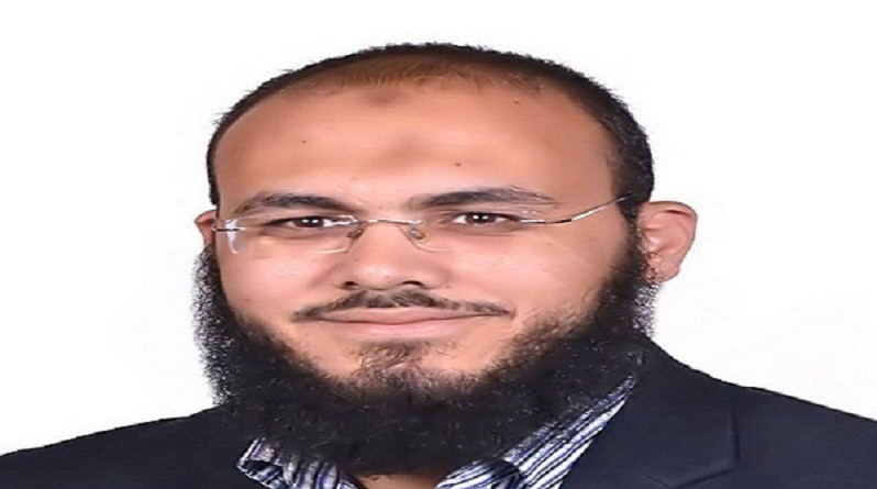 الكاتب الصحفي مصطفى حمزة مدير مركز دراسات الإسلام السياسي