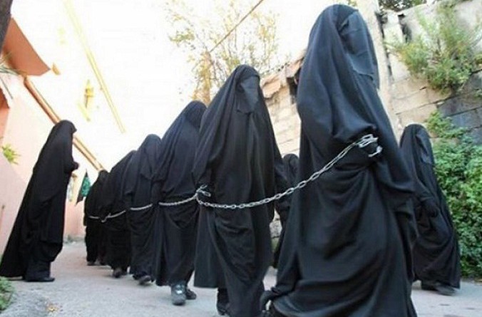 داعش يمنع حمل "أسيراته" ليستمر بتجارة الجنس