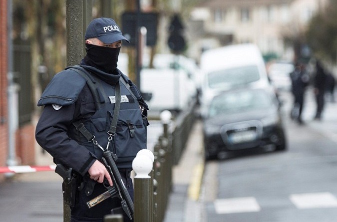 "رويترز": سماع دوي انفجار أثناء حملة للشرطة البلجيكية