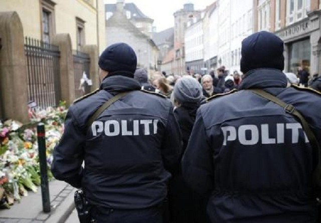 عناصر من الشرطة الدنمركية