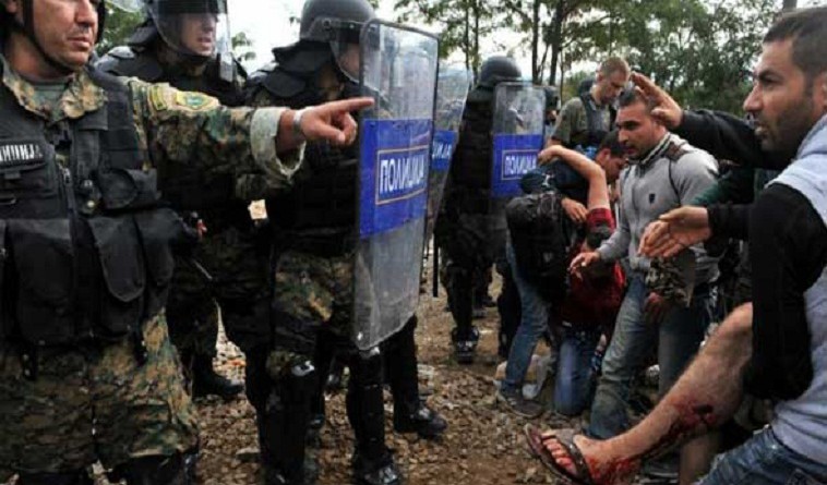 الشرطة: مقدونيا تعيد نحو 600 مهاجر إلى اليونان