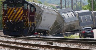خروج قطار عن القطبان في ولاية فلادلفيا الأمريكية