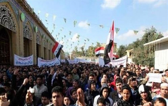متظاهرون عراقيون يتوجهون إلى مجمع السفارة الأمريكية بالمنطقة الخضراء
