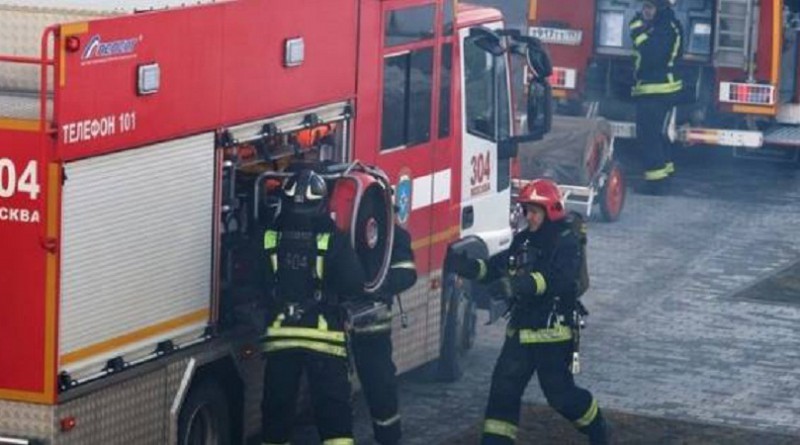 حريق يلتهم أحد مباني وزارة الدفاع الروسية (فيديو)