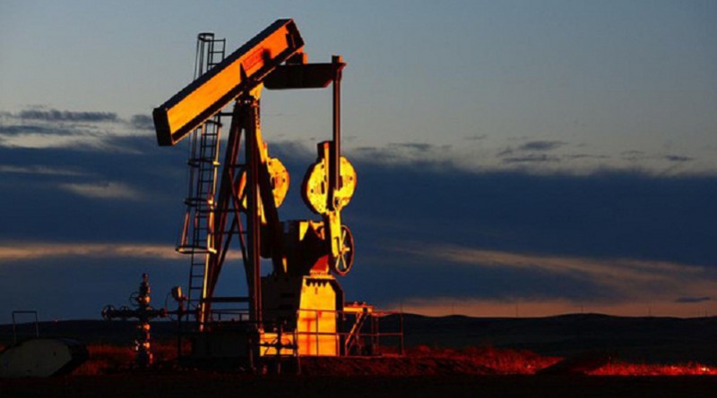 النفط يسجل رقما قياسياً جديدا في 2016 ويتخطى 48 دولاراً