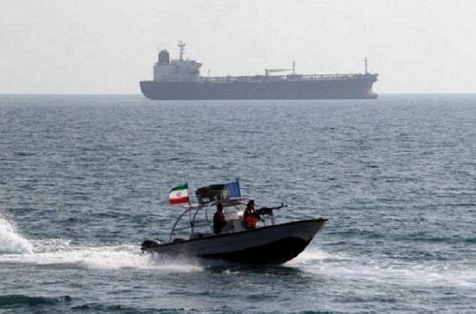 اتفاق أمريكي خليجي على تسيير دوريات مشتركة لمنع تهريب السلاح الإيراني لليمن