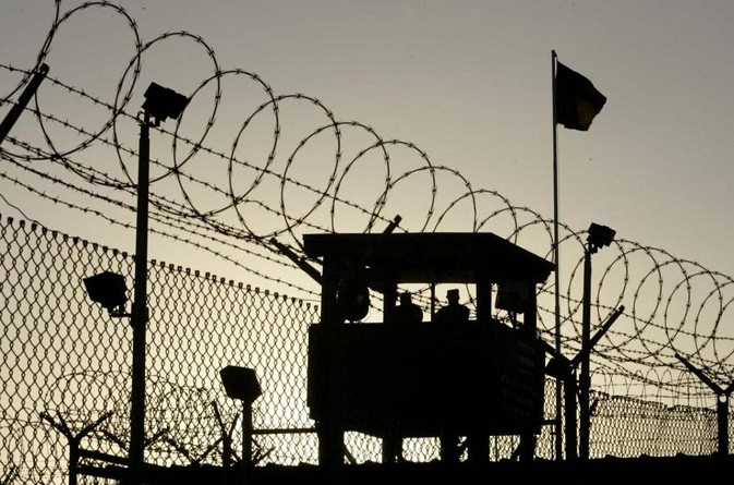 أصغر سجين في جوانتانامو يخطب حقوقية عملت على إطلاق سراحه