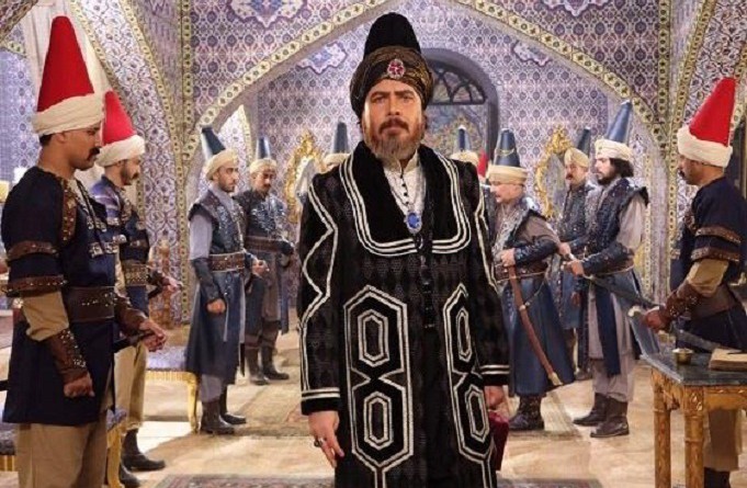 محمد رياض: درست التاريخ من أجل "السلطان والشاه"