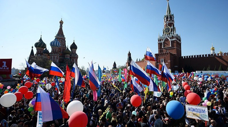 عيد العمال : روسيا تحتفل بالربيع والعمال