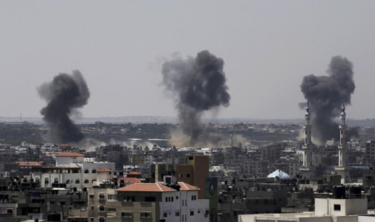 اسرائيل تشن غارات على مواقع جنوب غزة