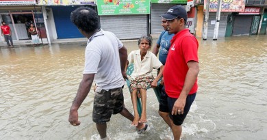 مقتل العشرات بانهيارين أرضيين في سريلانكا
