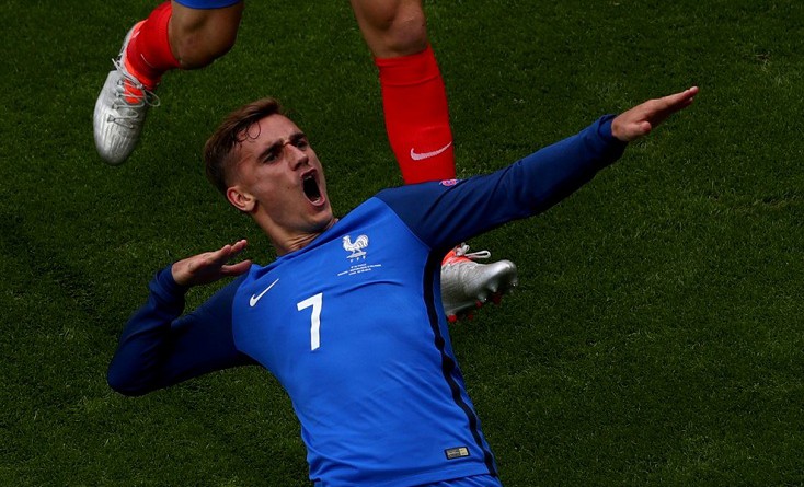 فرنسا تنهي مغامرة إيرلندا وتتأهل إلى ربع النهائي اليورو (صور)