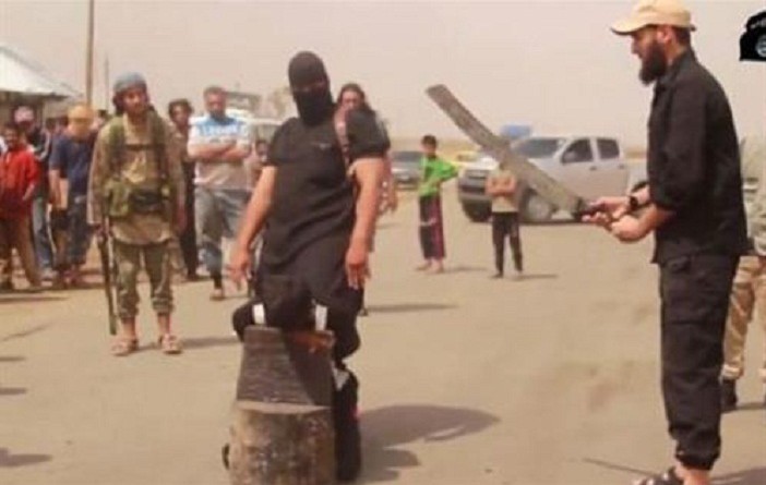 بسبب كرة القدم.. داعش يعدم 4 أشخاص في الرقة