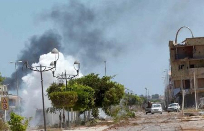 القوات الليبية تنتزع السيطرة على حي في سرت من داعش