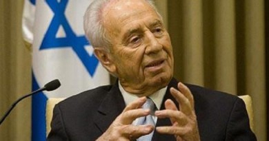 شمعون بيريس رئيس الوزراء الإسرائيلي السابق