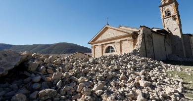 زلزال إيطاليا يدمر كنائس تاريخية