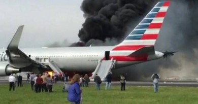 بالفيديو ... اشتعال طائرة ركاب في شيكاغو يحدث إصابات "طفيفة"