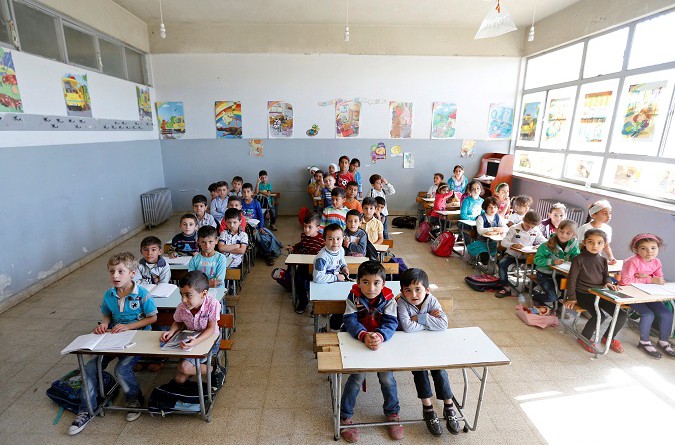 في لبنان.. إدخال التلاميذ السوريين المدارس مهمة صعبة