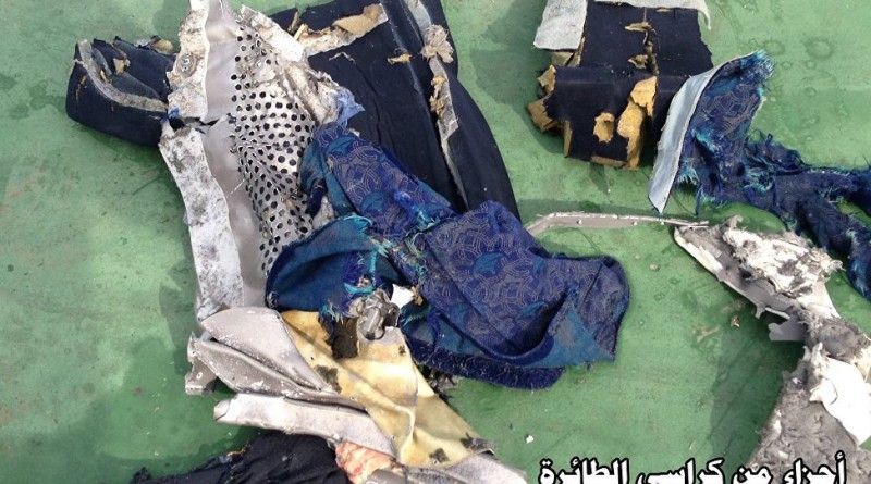 وزارة الطيران المصرية: العثور على آثار متفجرات في رفات ضحايا طائرة مصر للطيران المنكوبة