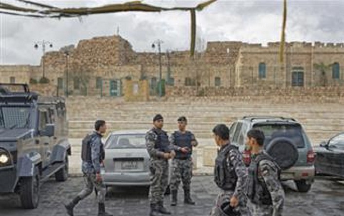 الشرطة وشهود عيان يروون تفاصيل العملية الإرهابية التي شهدتها الكرك الأردنية