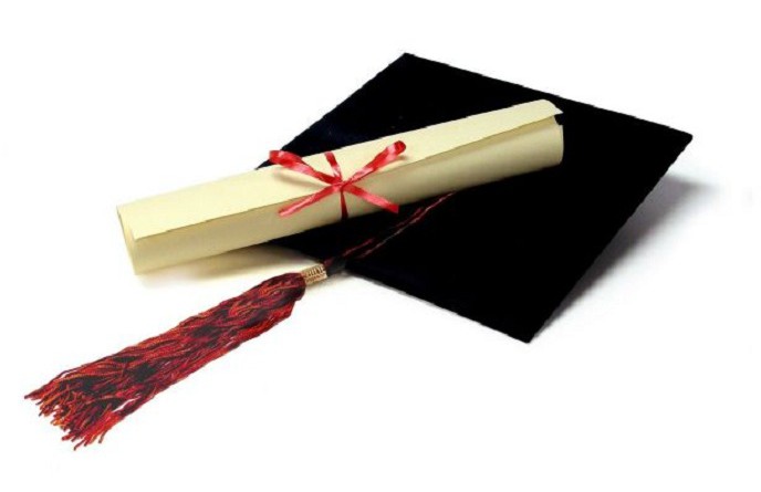 دراسة: الأشخاص الذين لا يحصلون على شهادة جامعية أكثر عرضة للآلام المزمنة
