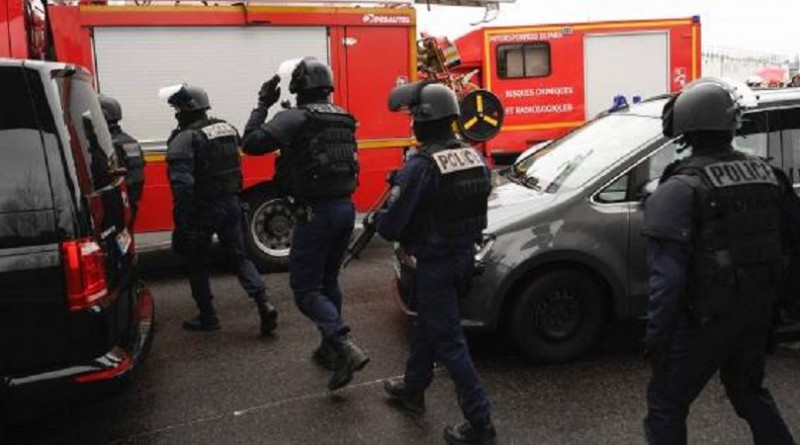 وزير الداخلية الفرنسي يكشف عن تفاصيل جديدة لمنفذ حادثي باريس