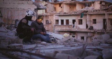 "آخر الرجال في حلب".. بقايا الإنسانية في بلد ينزف