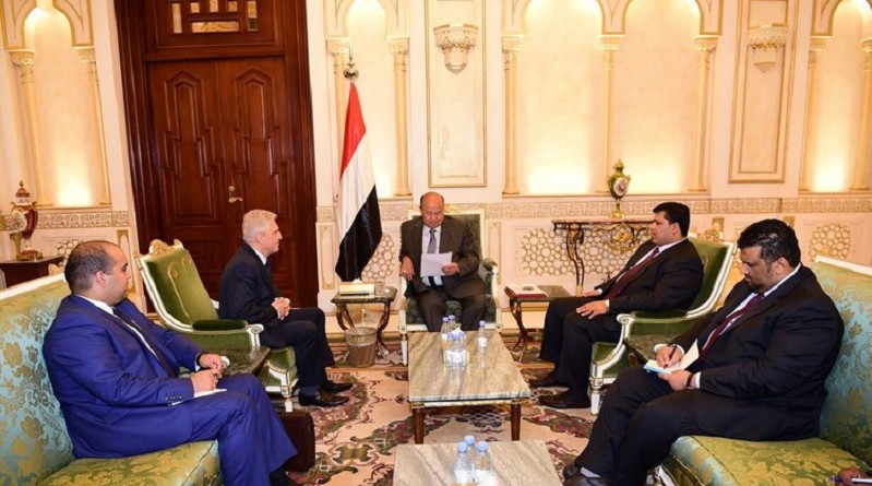 هادي يؤكد أهمية دور روسيا في تحقيق السلام في اليمن