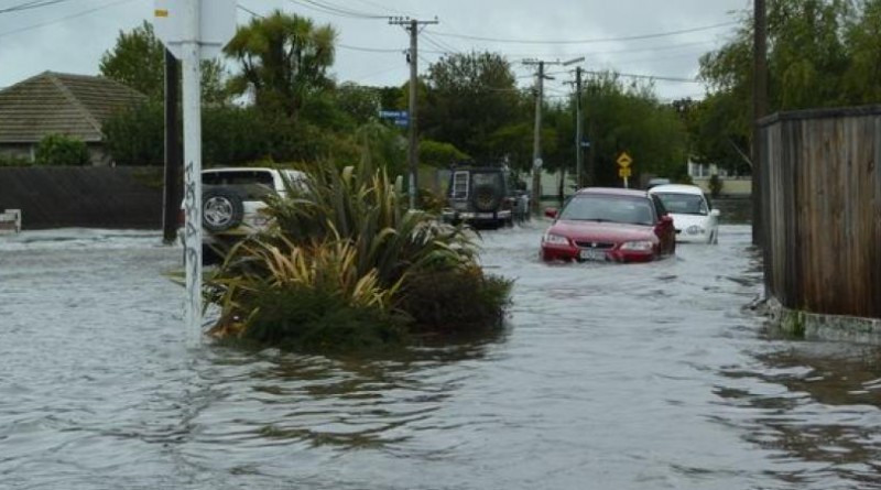 عاصفة تتسبب في فيضانات وانقطاع في الكهرباء بأكبر مدينة في نيوزيلندا