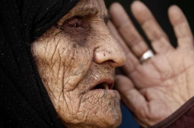 بعد إنقاذها من الموصل.. عراقية مسنة: "ما شفنا مثل ها الحرب"