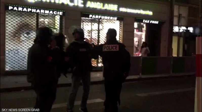 مقتل شرطي في إطلاق نار وسط باريس