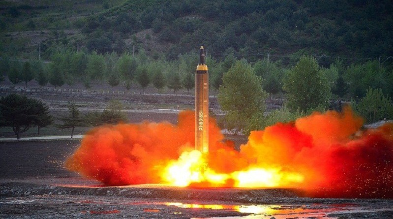 بيونج يانج تواصل تحديها وتطلق صاروخا جديدا