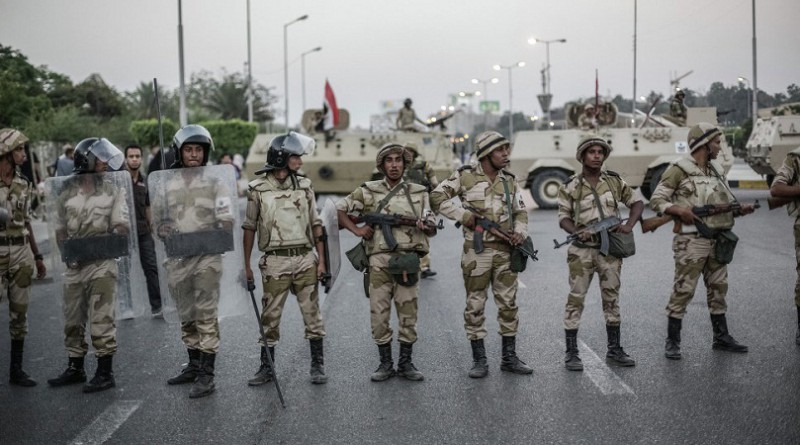 استشهاد 3 ضباط وجندي مصري في انفجار عبوة ناسفة بالواحات