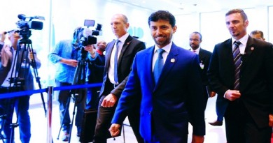 أوبك تمدد خفض الإنتاج 9 أشهر و"برنت" يتراجع