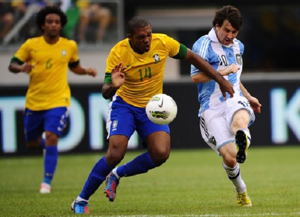 الشبهات تحوم حول ودية البرازيل والأرجنتين في 2010 بقطر