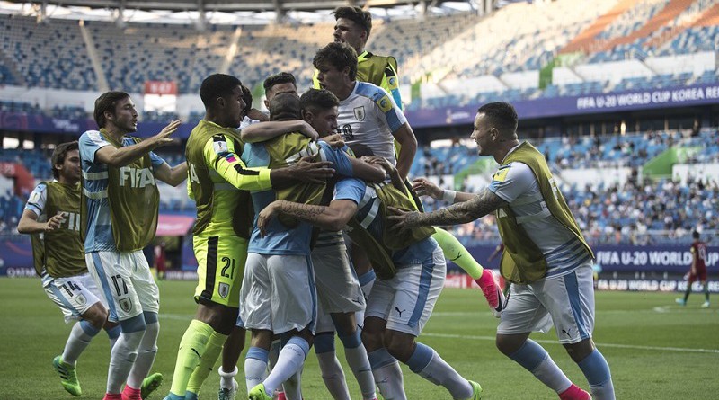 أوروجواي تتأهل لنصف النهائي كأس العالم بعد الإطاحة بالبرتغال