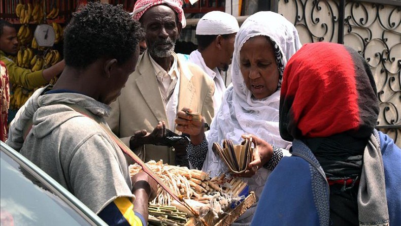 السواك ... مظهر رمضاني بارز في إثيوبيا