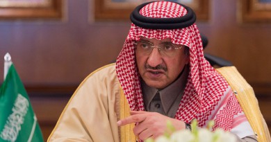 مسؤول سعودي ينفي أنباء تحديد إقامة ولي العهد السابق في القصر