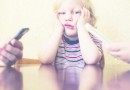 سوء سلوك الأبناء قد يكون بسبب إدمان الوالدين للتكنولوجيا