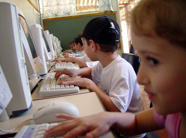 حماية الأطفال من الإنترنت غير مجدية!