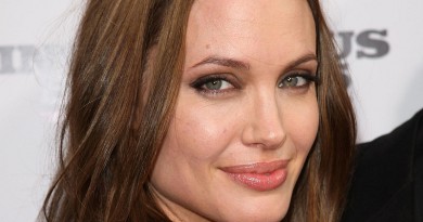 Angelina Jolie's Bell's palsy diagnosis sparks questions about condition