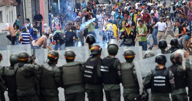 الاتحاد الأوروبي يندد "بالاستخدام المفرط للقوة" ضد المحتجين في فنزويلاالاتحاد الأوروبي يندد "بالاستخدام المفرط للقوة" ضد المحتجين في فنزويلا