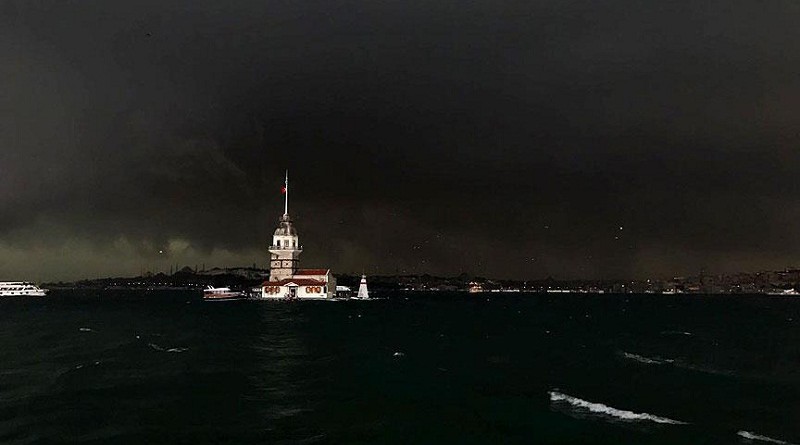 عاصفة مطرية تحل ضيفا على صيف إسطنبول