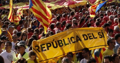 شرطة إسبانيا تبدأ في تنفيذ حظر على استفتاء استقلال كتالونيا