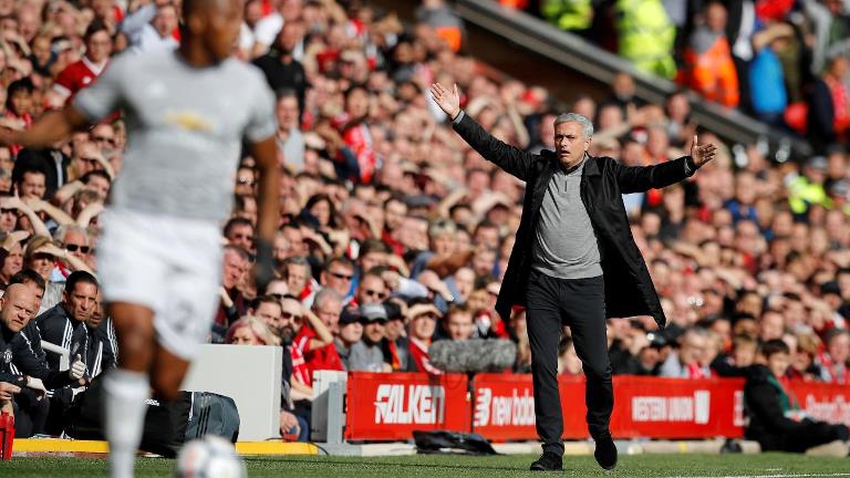 2017-10-14T115153Z_576725743_RC16EB86CEA0_RTRMADP_3_SOCCER-ENGLAND-LIV-MUN